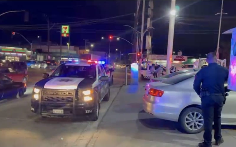 Menor de 14 años llega baleado a farmacia en Tijuana