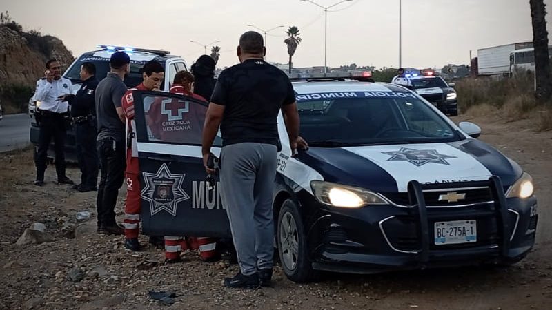 Volcadura en bulevar 2000; conductor resulta ileso