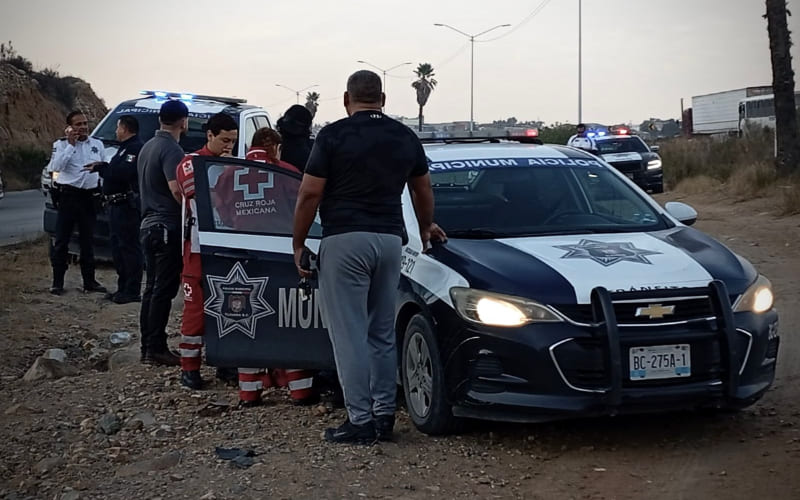 Volcadura en bulevar 2000; conductor resulta ileso