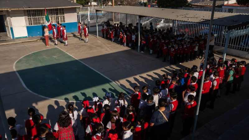 Regresan a clases más de 880 mil alumnos en Baja California