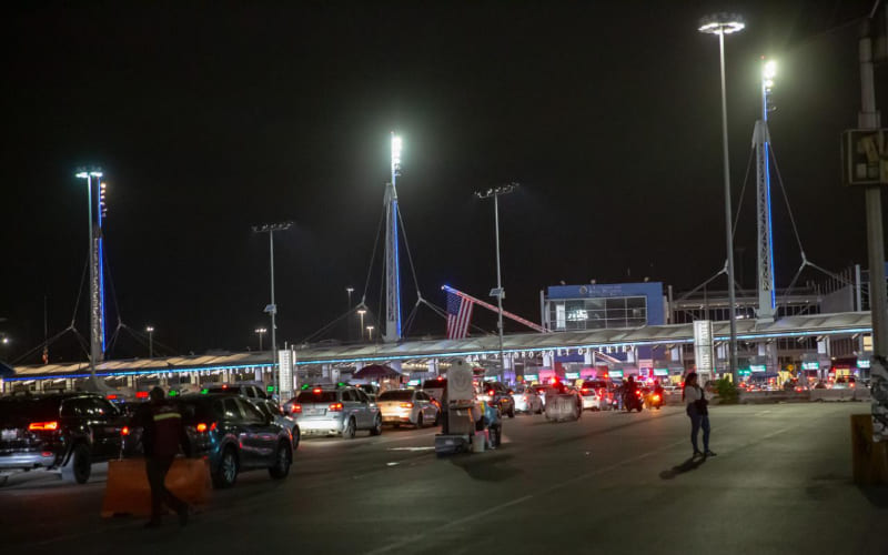 CBP guarda minuto de silencio deteniendo operaciones de la garita de San Ysidro en conmemoración de las víctimas del “9/11”