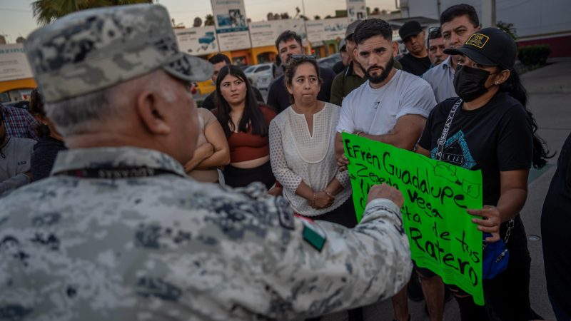 Comerciantes bloquean acceso a México en garita de Otay; exigen cobros justos en aduana