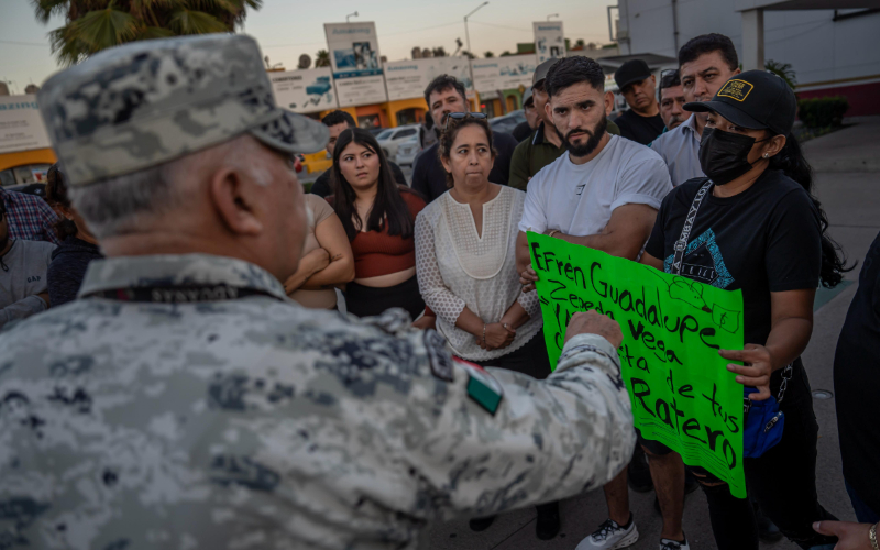 Comerciantes bloquean acceso a México en garita de Otay; exigen cobros justos en aduana