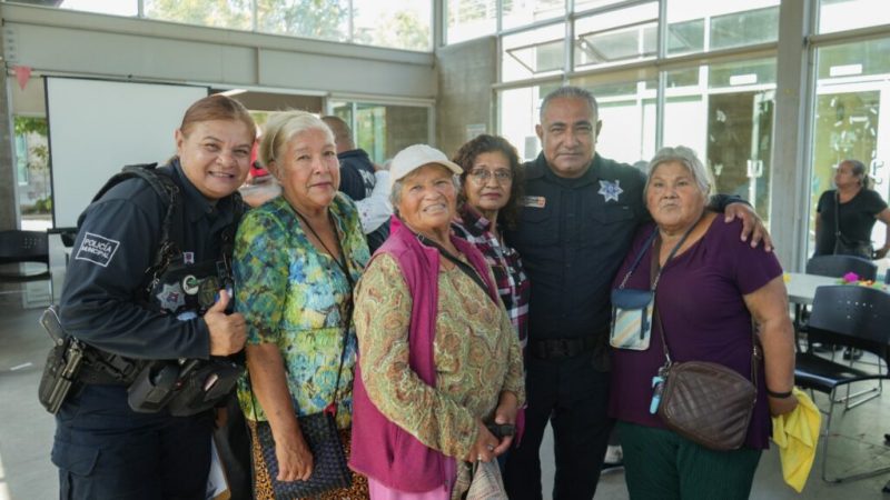 Fortalece SSPCM acciones preventivas con plática “Cómo echar a perder un hijo” en Camino Verde