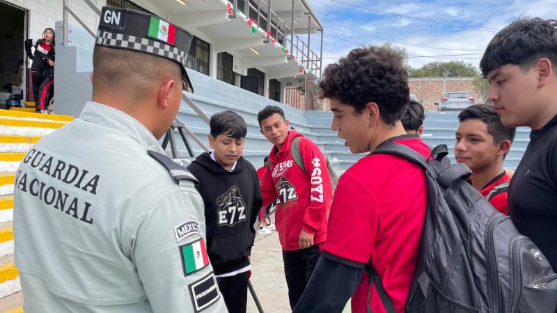 Guardia Nacional Instruye en el buen uso del internet a los adolescentes en BC
