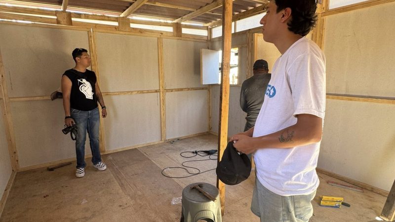 Tijuana Innovadora apoya a Techo a construir casas para familias en pobreza extrema
