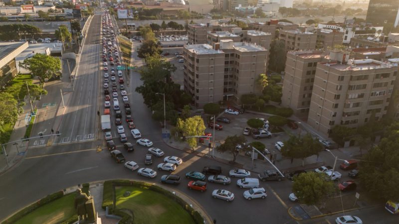 Colapsa el tráfico por filas kilométricas hacia la garita en el “Labor Day”