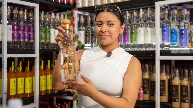 Desde Oaxaca llega el mezcal artesanal con alacrán