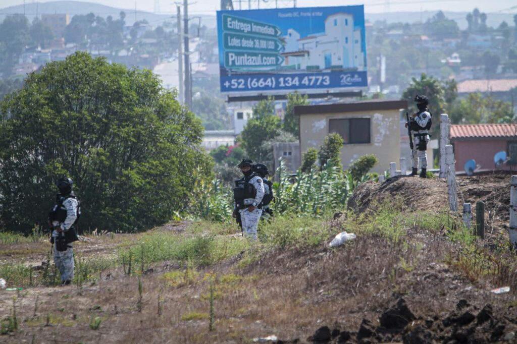 Hallan a mujer ejecutada a un costado de la carretera escénica Tijuana-Ensenada