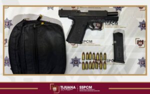 Detiene Policía Municipal a hombre armado con orden de aprehensión en Urbi Villa del Prado II