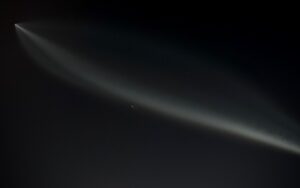 Falcón 9 visto desde Tijuana ilumina el cielo este domingo