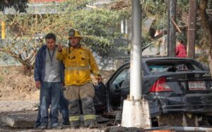 Socavón en bulevar Díaz Ordaz deja sin agua a más de 600 colonias; reparación tomará al menos 72 horas