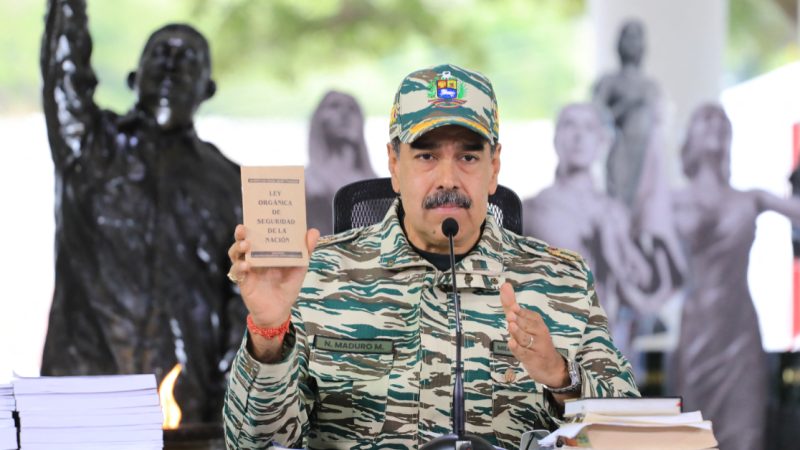 Maduro anuncia despliegue militar en Venezuela en medio de mayor presencia de EU en el Caribe