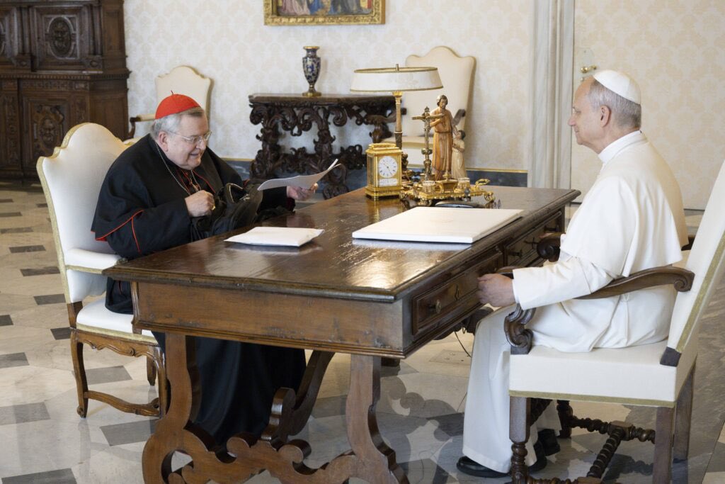 La “misa prohibida” vuelve al Vaticano: cardenal dará la espalda a los fieles y desafiará legado de Francisco