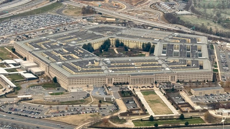 ¿Qué es el Departamento de Guerra que Trump quiere revivir para establecer “la paz mediante la fuerza”?