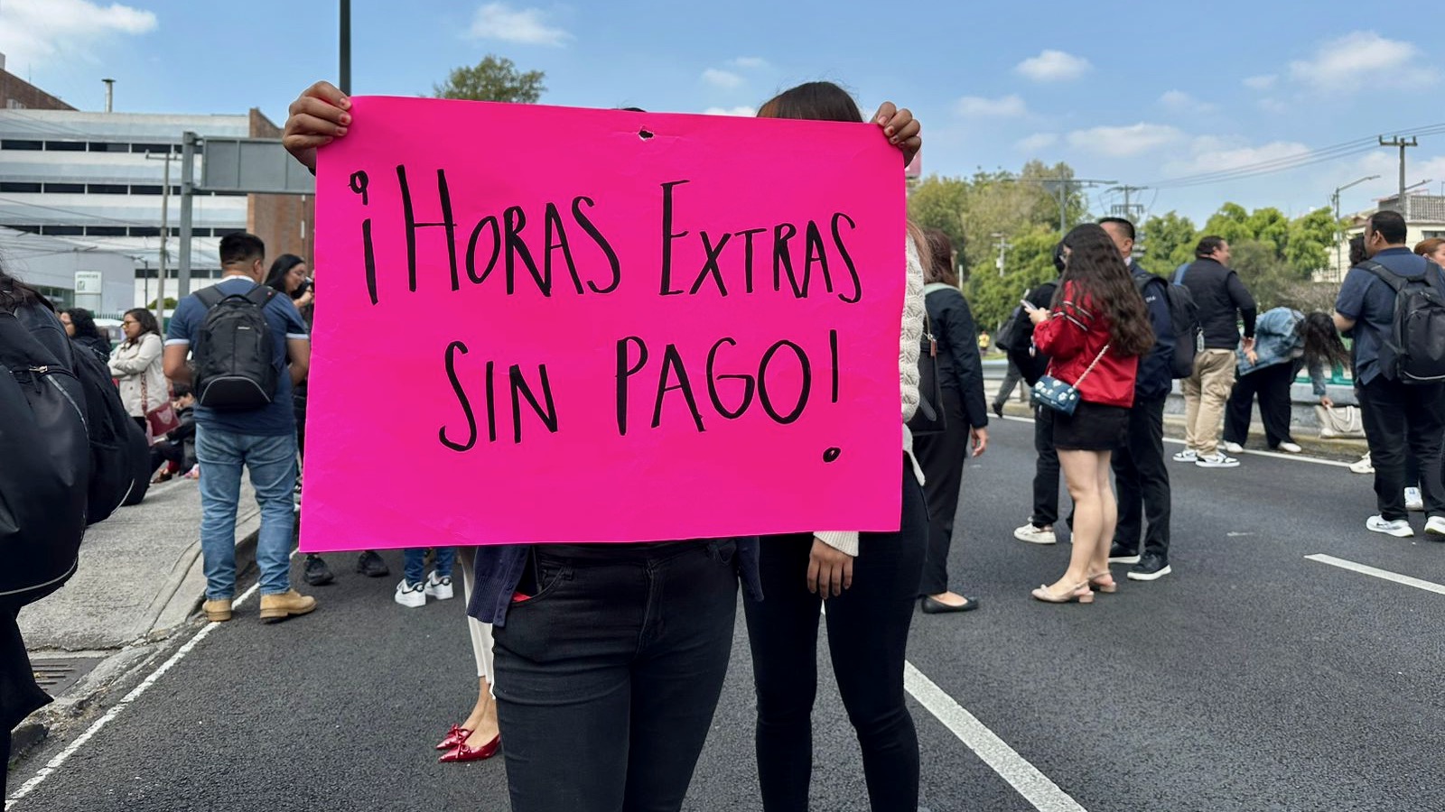 Crónica | "La recaudación es histórica y nuestros sueldos miserables"