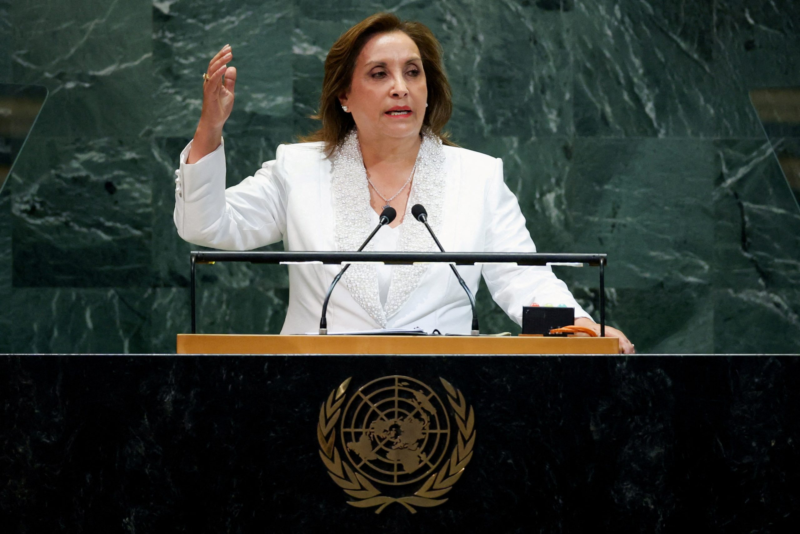 Congreso peruano destituye a Dina Boluarte como presidenta del país