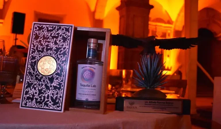 Michoacán reconoce al Consejo Regulador del Tequila con el Premio al Producto de Origen Nacional 2025