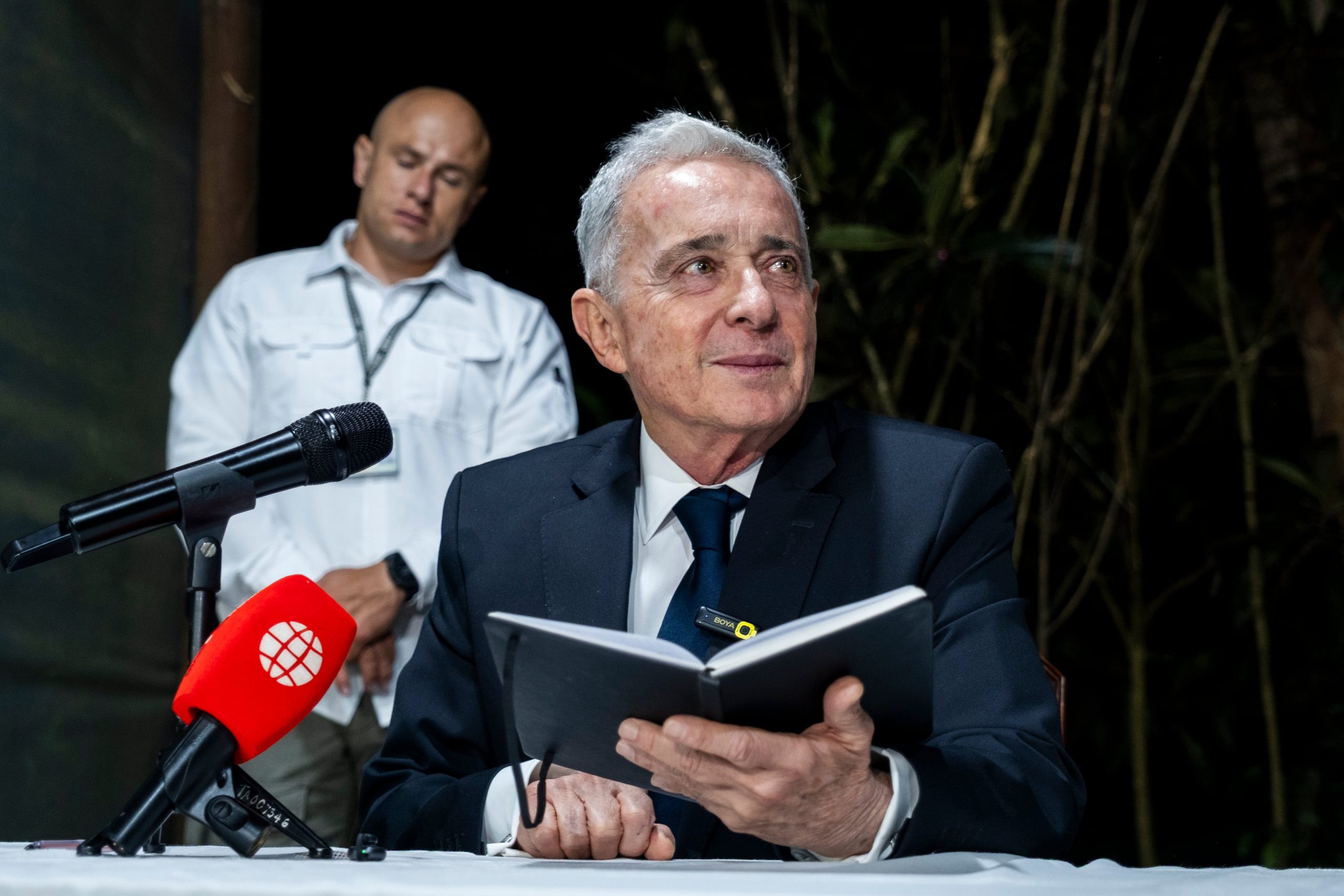 Las mil vidas de Álvaro Uribe