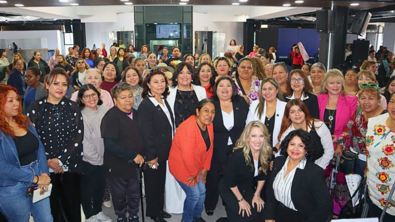Estoy Frente a la Verdadera Fuerza de Tijuana: Olivaldo Paz en Encuentro Estatal para Mujeres