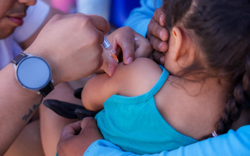 Arranca Campaña de Vacunación invernal para proteger la salud de las familias en BC; Marina del Pilar
