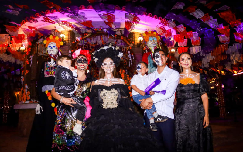 Tecate se viste de tradición con El Pan de la Catrina