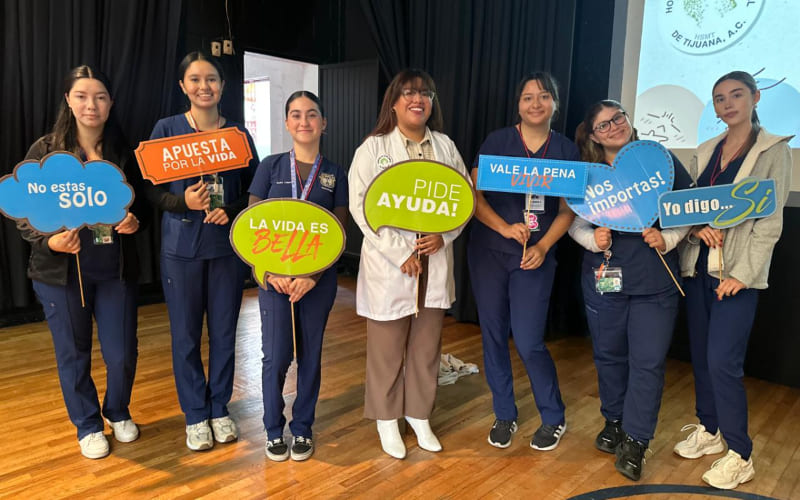 Hoy en el Dia Mundial de la Salud Mental imparten platica a estudiantes de la Prep. Lázaro Cárdenas
