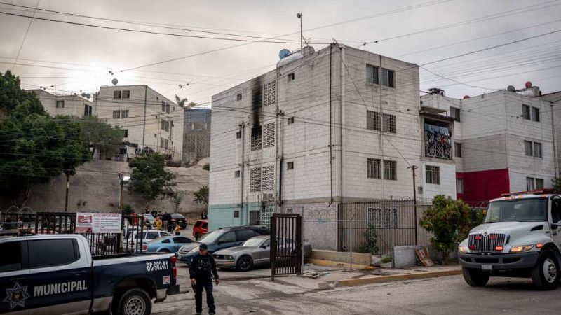 Incendio en edificio deja a un hombre con quemaduras en el 40% de su cuerpo
