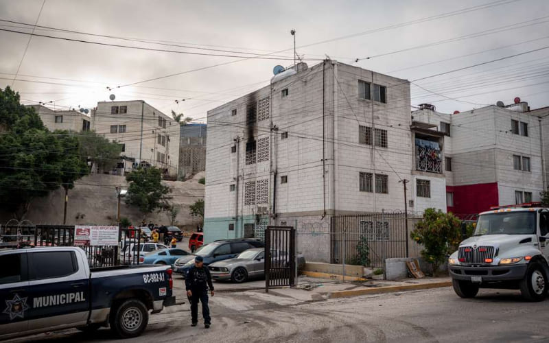Incendio en edificio deja a un hombre con quemaduras en el 40% de su cuerpo