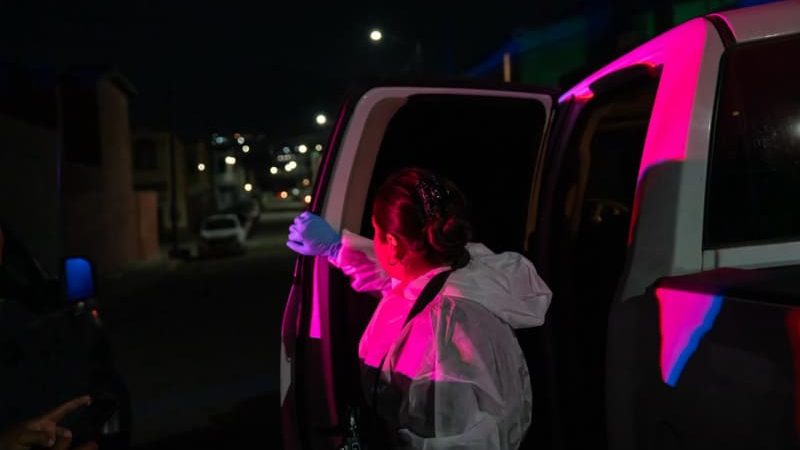 Localizan a hombre sin vida dentro de una vagoneta en la colonia Villa Real