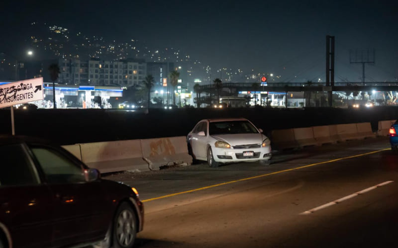Fuerte accidente en la Vía Rápida Poniente; no se reportan lesionados