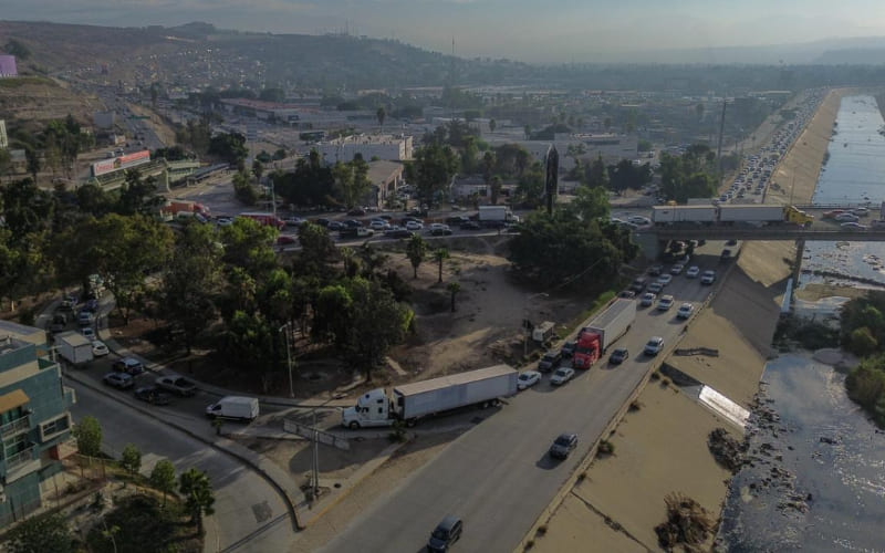 Falta de cultura vial provoca congestionamiento en vía rápida Alamar