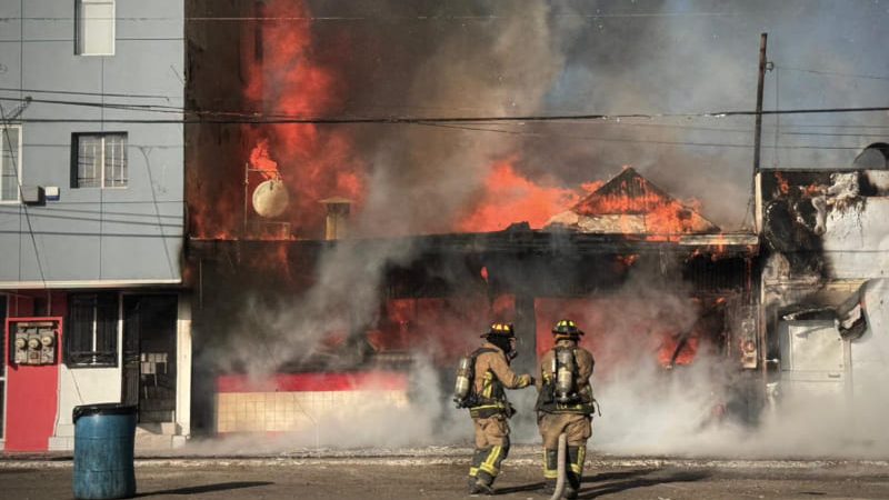 #Últimahora | Se Incendia Restaurante El Barco en Playas de Tijuana