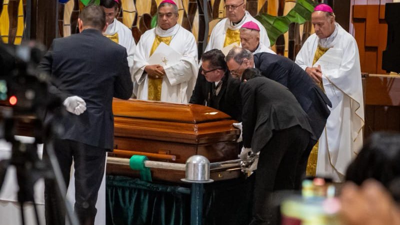 Sepultan al Arzobispo Francisco Moreno Barrón en la Capilla de Cristo Resucitado