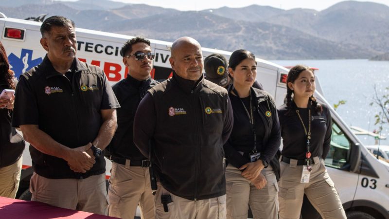Fortalece Gobierno del Estado a Protección Civil BC con entrega de equipo, uniformes y unidades