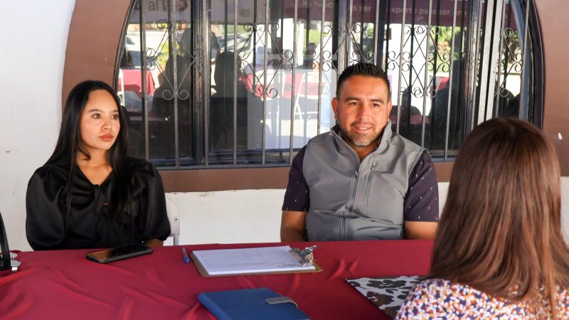 Alcalde Román Cota atiende a la comunidad en el Día del Pueblo