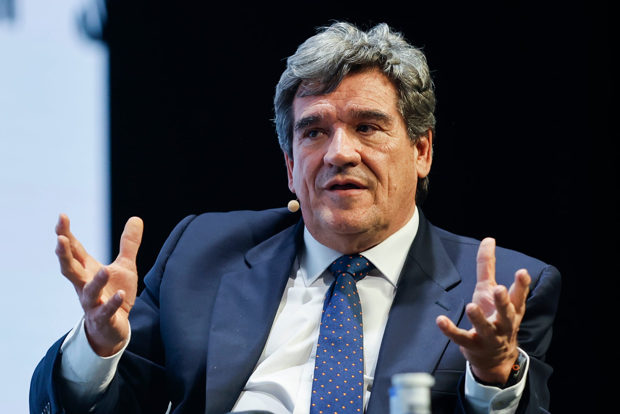 José Luis Escrivá llama a repensar la normativa de las opas tras el fracaso del BBVA: “Ha sido demasiado largo”