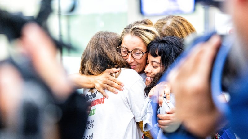 Llegan a Madrid los últimos seis españoles de la flotilla retenidos en Israel, entre ellos, Reyes Rigo