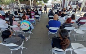 Imparte SSPCM plática preventiva a madres y padres en Sánchez Taboada