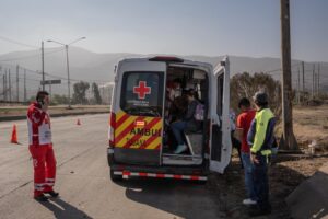 Accidente entre transporte público y camioneta de empresa Carso en bulevar 2000