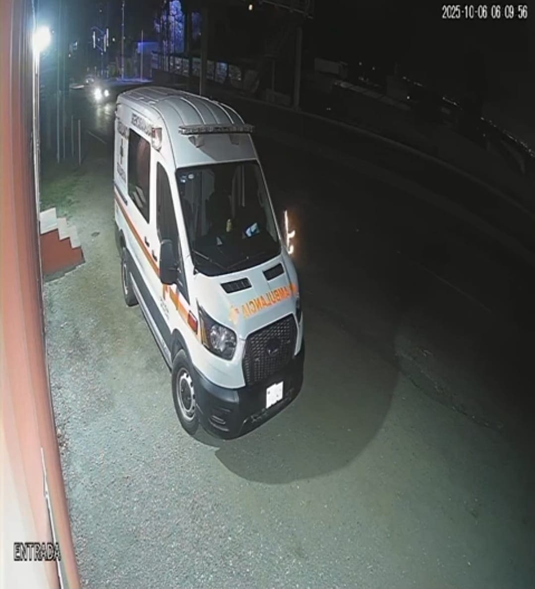 Incendian ambulancia de Cruz Roja en Playas de Tijuana