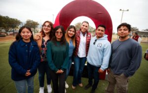 Convoca gobernadora Marina del Pilar a participar en el Premio Estatal a la Juventud 2025