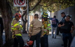 Oficial de Policía Municipal resulta lesionado tras caer de su motocicleta en Zona Río