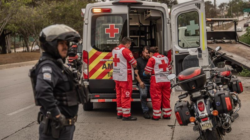 Volcadura en el libramiento Rosas Magallón