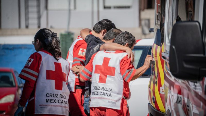 Hombre de 50 años es atropellado al interior de un estacionamiento en la Zona Centro