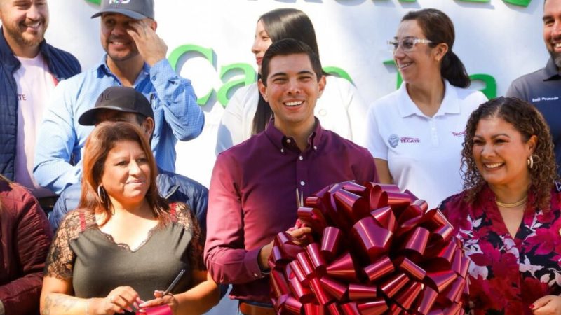 Román Cota responde al pueblo con resultados y entrega nueva calle pavimentada en Lázaro Cárdenas
