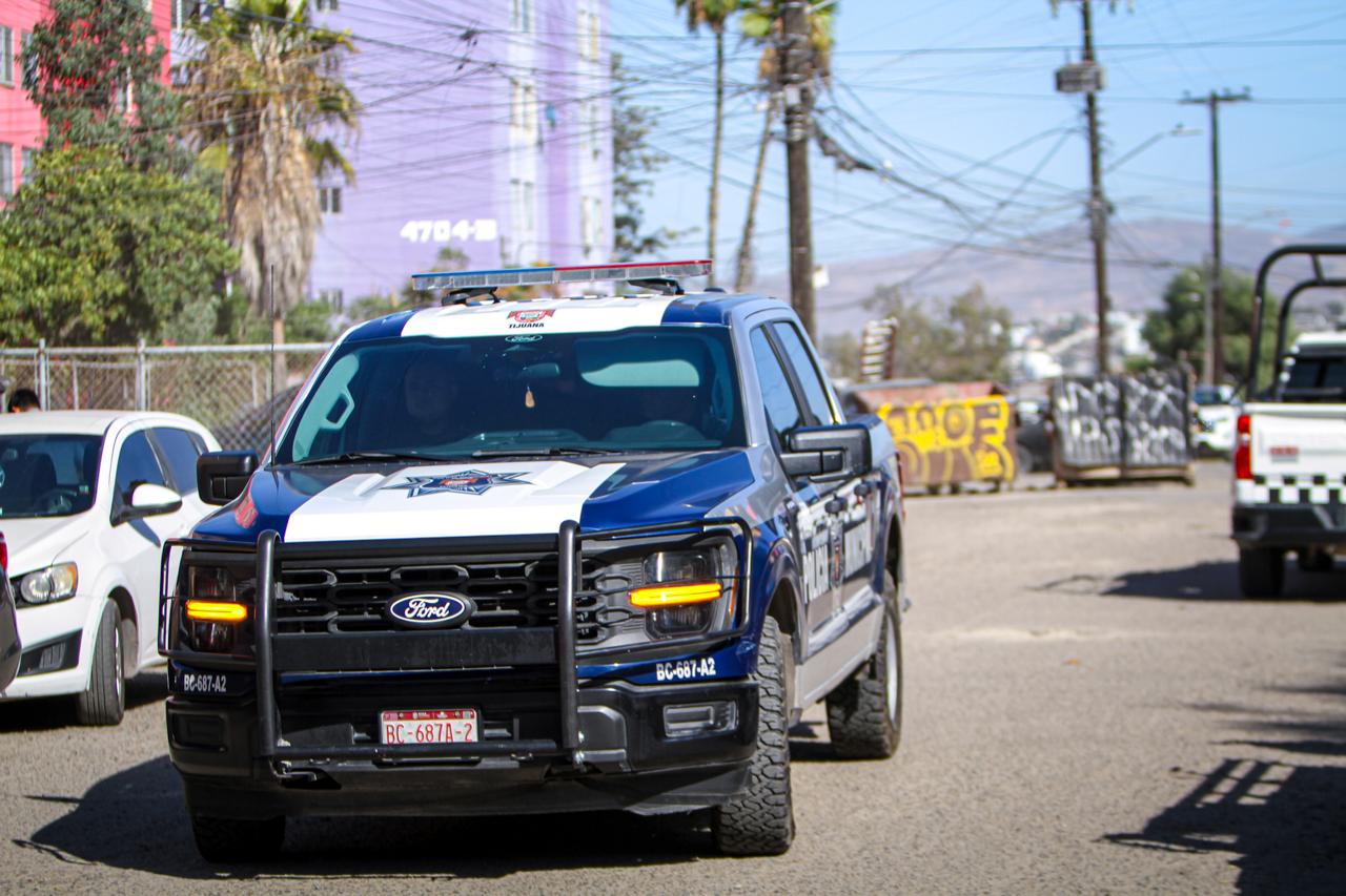 Hallan cuerpo semi enterrado en un lote baldío de la colonia Colinas del Alamar