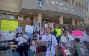 Se manifiestan y piden justicia por el caso de Silvia’s, previo a la audiencia