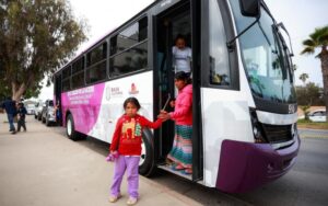 Amplía Gobierno de Marina del Pilar cobertura del Transporte Violeta en Playas de Rosarito