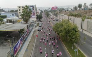 Más de mil 500 personas corren contra el cáncer de mama en Tijuana